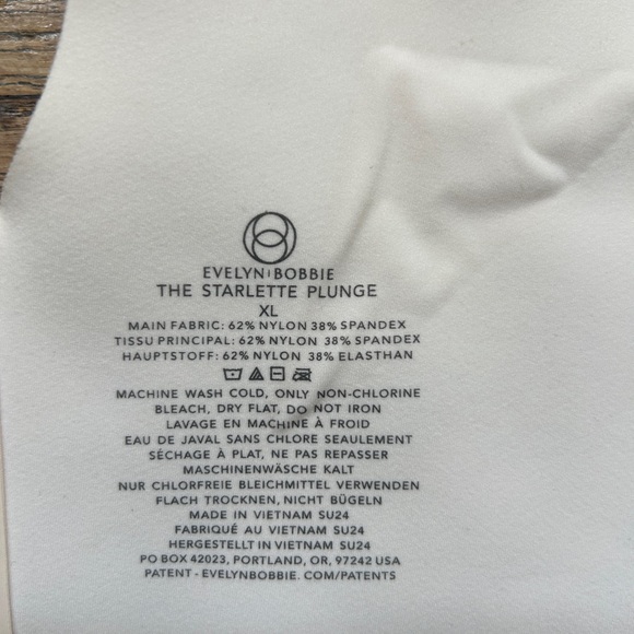 Two Evelyn and Bobbie XL Starlet Plunge Elegant Cream Floral Women's BNWT - Picture 3 of 6